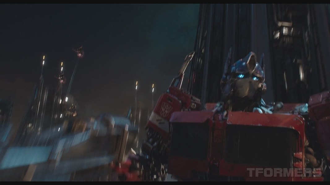 New Bumblebee Movie Trailer HD Screencap Gallery 111 (111 of 176)